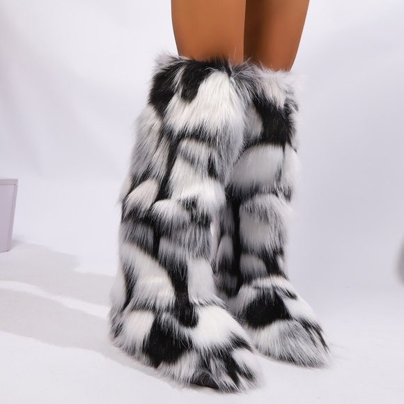 🖤🤍 Monochrome Queen Faux Fur Boots – Statement Winter Style 👢✨ - Picture 1 of 3